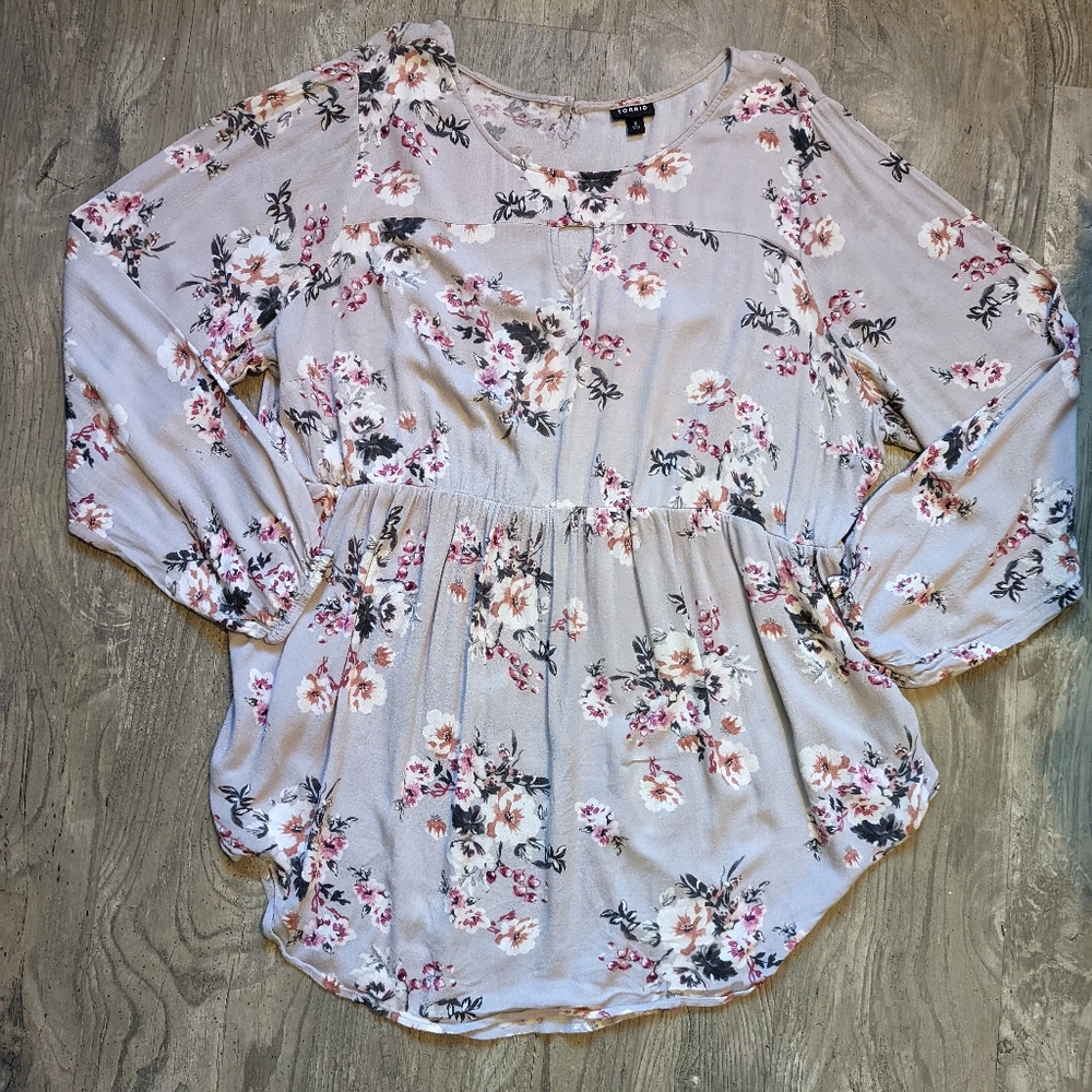 TORRID Women's Blouse babydoll keyhole grey floral size 3